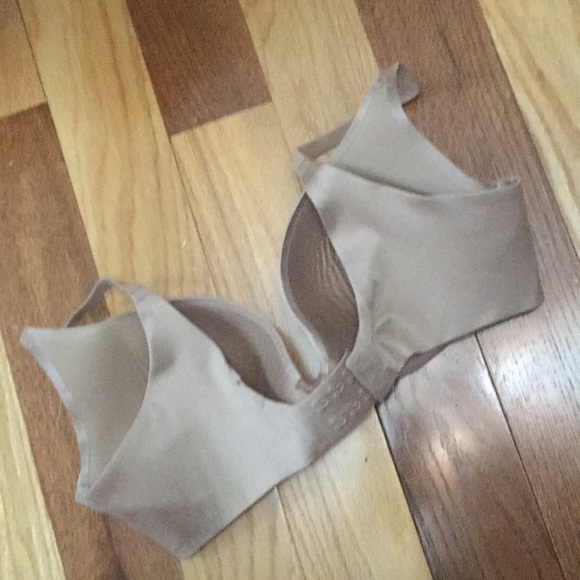 VS seamless Bra 34D - Picture 2 of 3